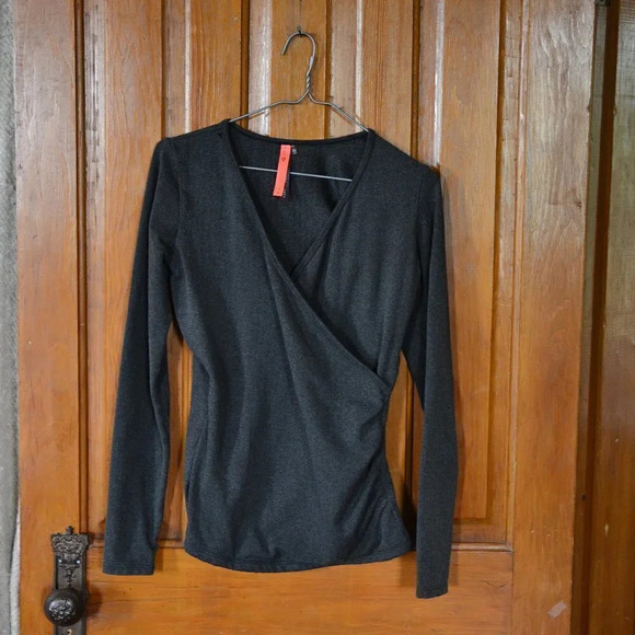 ZAKTI  Cross Front Top - Picture 2 of 10